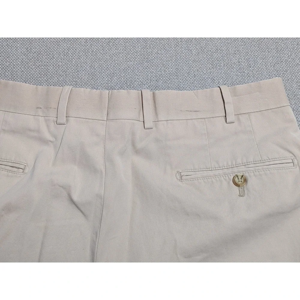 Peter Millar Shorts Men's Khaki Size 35x9 Flat Front 100% Cotton Chino Summer